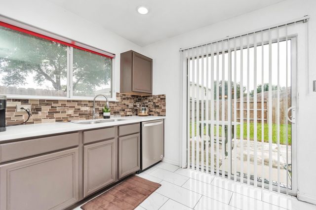 7327 Enchanted Creek Drive, Cypress, TX 77433