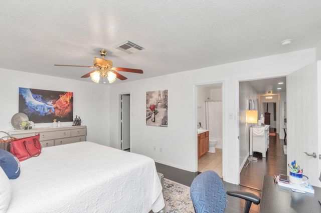 7327 Enchanted Creek Drive, Cypress, TX 77433