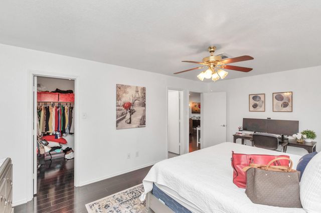 7327 Enchanted Creek Drive, Cypress, TX 77433