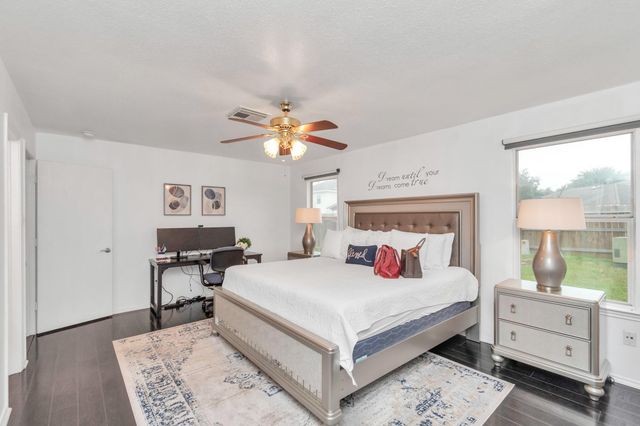 7327 Enchanted Creek Drive, Cypress, TX 77433