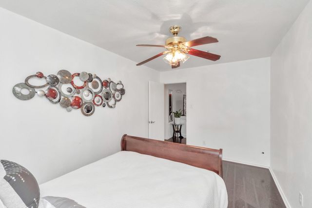 7327 Enchanted Creek Drive, Cypress, TX 77433