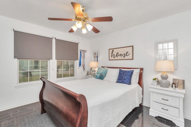 7327 Enchanted Creek Drive, Cypress, TX 77433