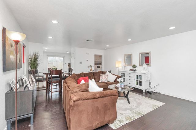 7327 Enchanted Creek Drive, Cypress, TX 77433