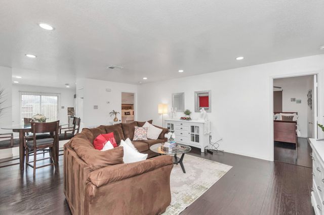 7327 Enchanted Creek Drive, Cypress, TX 77433