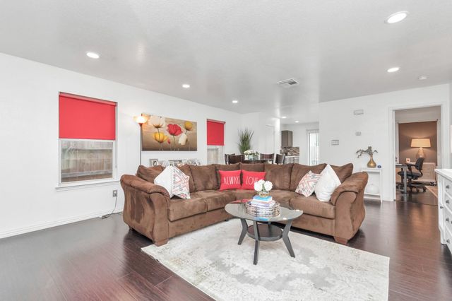 7327 Enchanted Creek Drive, Cypress, TX 77433