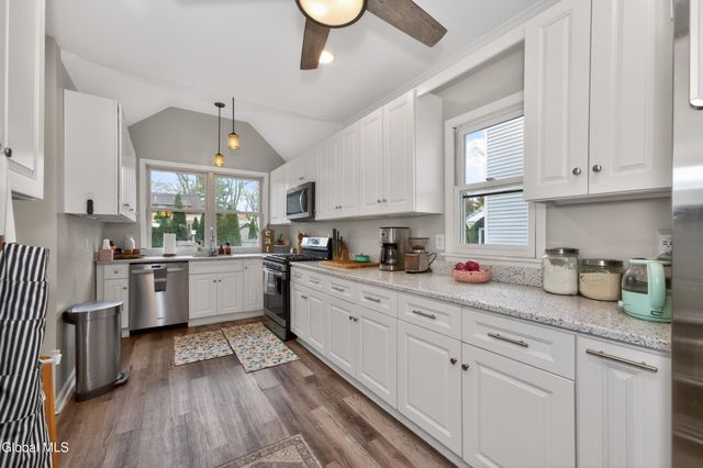 1528 Myron Street, Niskayuna, NY 12309