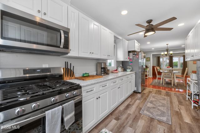 1528 Myron Street, Niskayuna, NY 12309