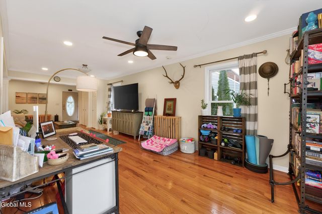 1528 Myron Street, Niskayuna, NY 12309