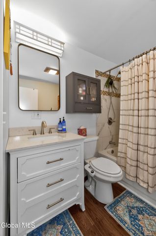 1528 Myron Street, Niskayuna, NY 12309