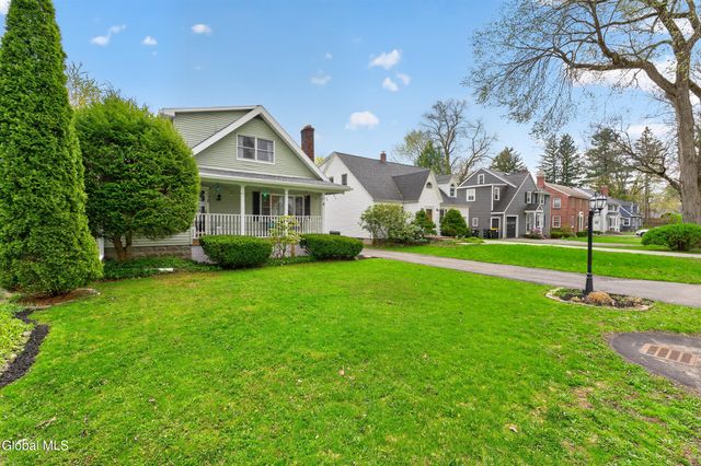 1528 Myron Street, Niskayuna, NY 12309