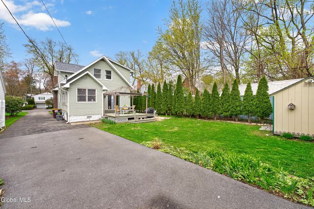 1528 Myron Street, Niskayuna, NY 12309