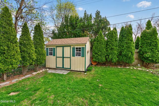 1528 Myron Street, Niskayuna, NY 12309