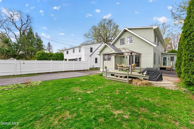 1528 Myron Street, Niskayuna, NY 12309