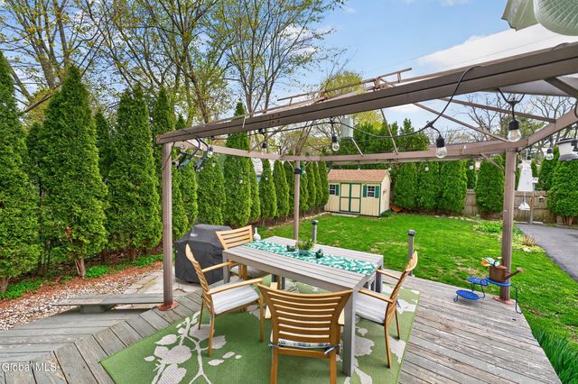 1528 Myron Street, Niskayuna, NY 12309