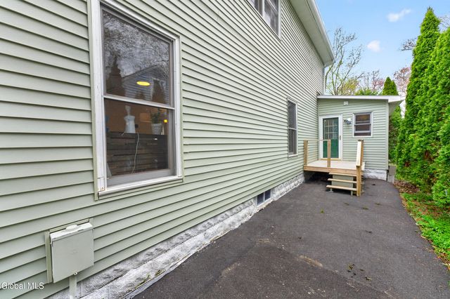 1528 Myron Street, Niskayuna, NY 12309