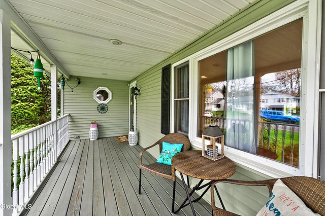 1528 Myron Street, Niskayuna, NY 12309