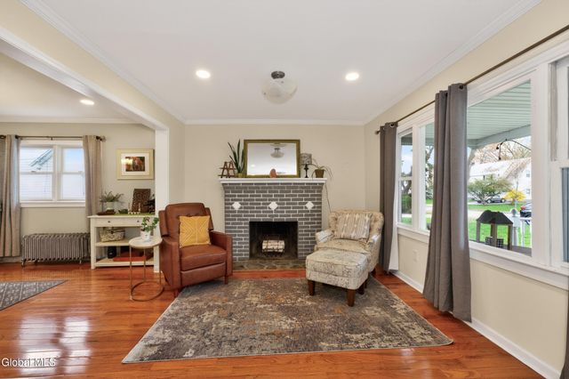 1528 Myron Street, Niskayuna, NY 12309