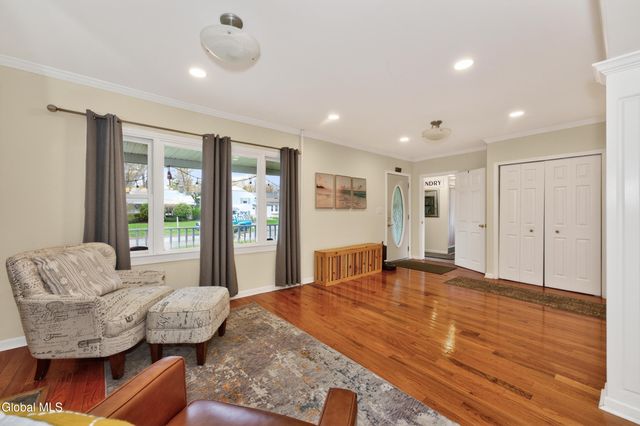1528 Myron Street, Niskayuna, NY 12309