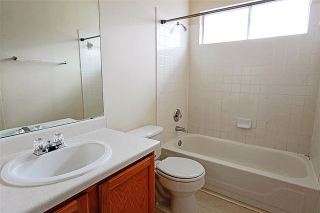 1821 Friars Tale LN, Austin, TX 78748