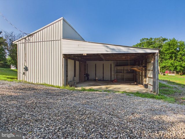 8664 JONESTOWN RD, Grantville, PA 17028