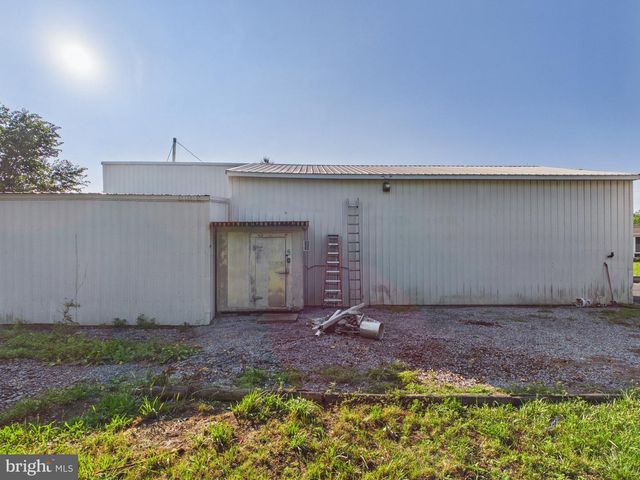 8664 JONESTOWN RD, Grantville, PA 17028