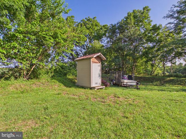 8664 JONESTOWN RD, Grantville, PA 17028