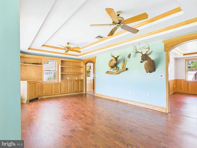 8664 JONESTOWN RD, Grantville, PA 17028
