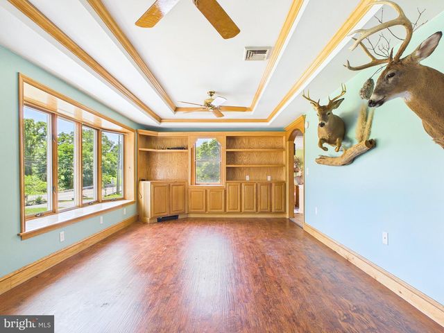 8664 JONESTOWN RD, Grantville, PA 17028