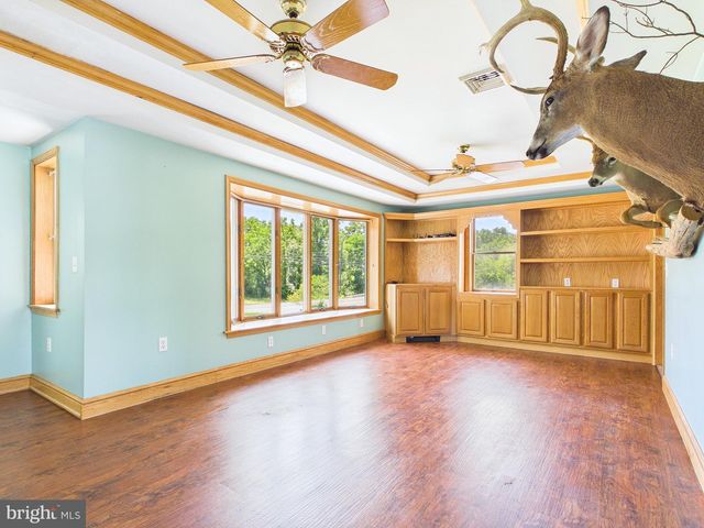 8664 JONESTOWN RD, Grantville, PA 17028