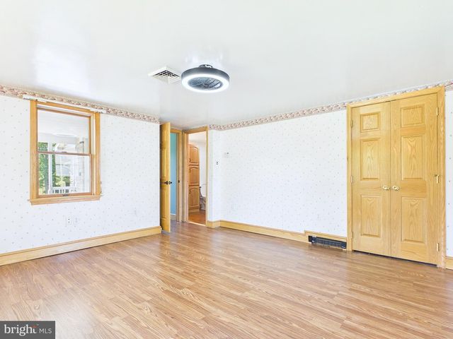 8664 JONESTOWN RD, Grantville, PA 17028