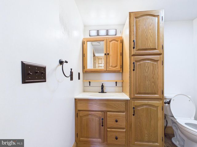 8664 JONESTOWN RD, Grantville, PA 17028