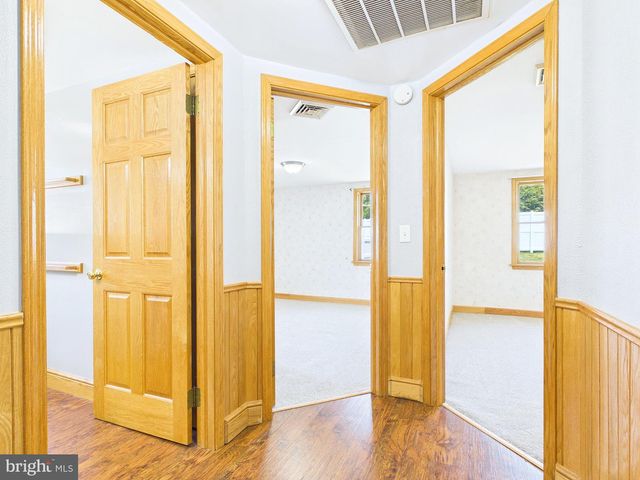 8664 JONESTOWN RD, Grantville, PA 17028