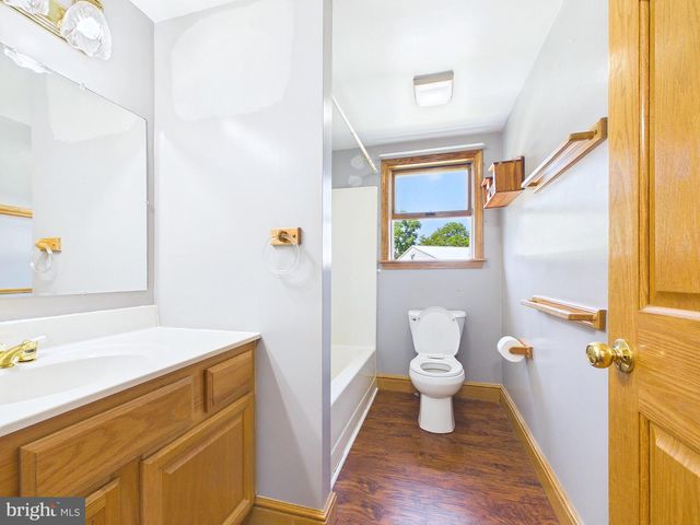 8664 JONESTOWN RD, Grantville, PA 17028