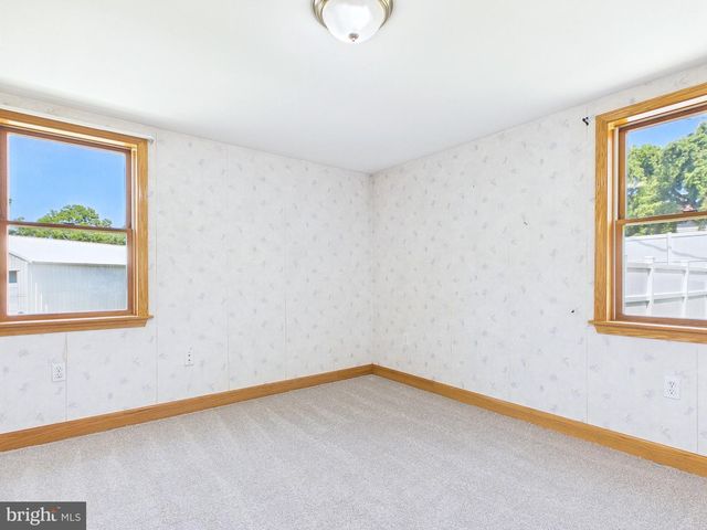 8664 JONESTOWN RD, Grantville, PA 17028