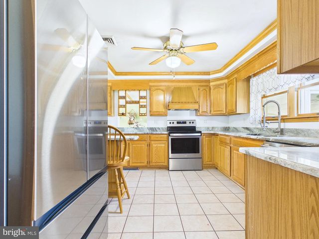 8664 JONESTOWN RD, Grantville, PA 17028