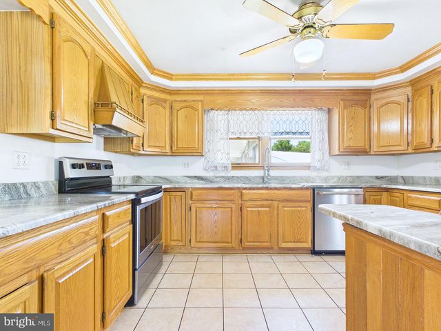 8664 JONESTOWN RD, Grantville, PA 17028