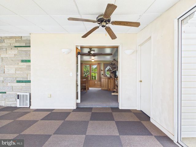 8664 JONESTOWN RD, Grantville, PA 17028