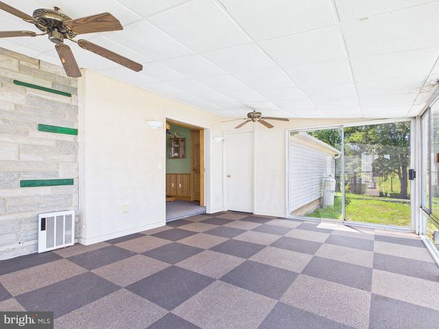 8664 JONESTOWN RD, Grantville, PA 17028