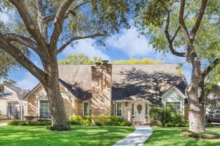 12046 Sugar Springs Drive, Houston, TX 77077