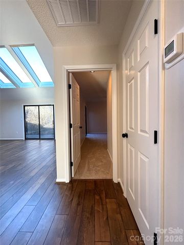 1754 12th Street NE, Hickory, NC 28601