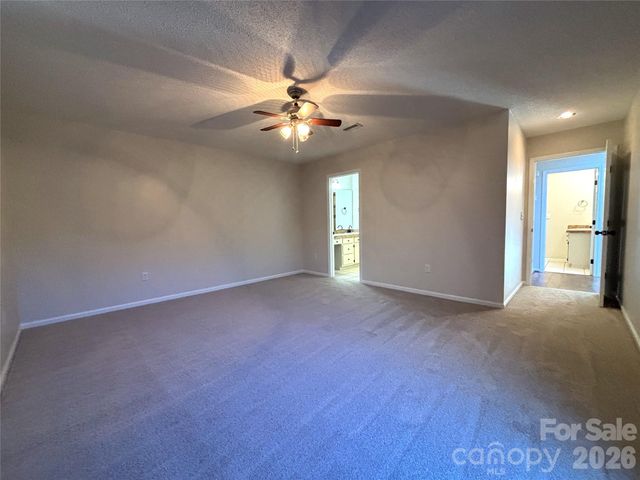 1754 12th Street NE, Hickory, NC 28601