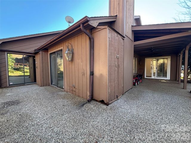 1754 12th Street NE, Hickory, NC 28601