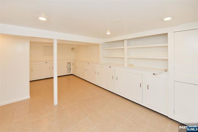 1-06 Lambert Road, Fair Lawn, NJ 07410