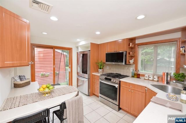1-06 Lambert Road, Fair Lawn, NJ 07410