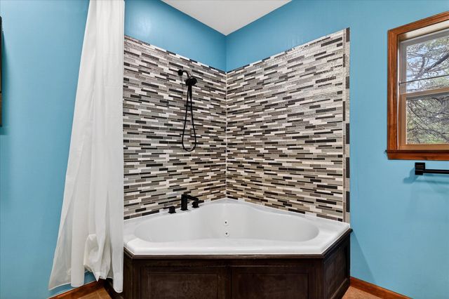 751 S Farm Road 197, Springfield, MO 65809