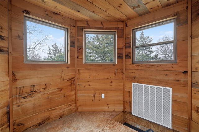 751 S Farm Road 197, Springfield, MO 65809