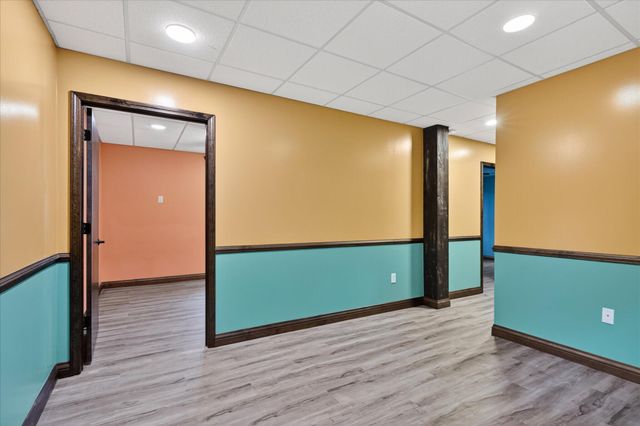 751 S Farm Road 197, Springfield, MO 65809