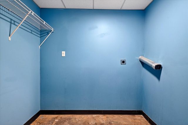 751 S Farm Road 197, Springfield, MO 65809