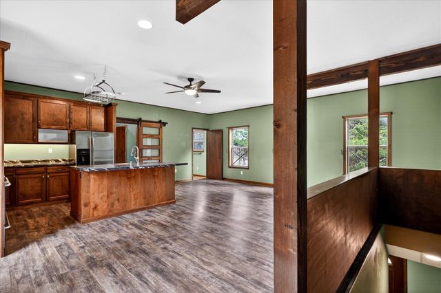 751 S Farm Road 197, Springfield, MO 65809