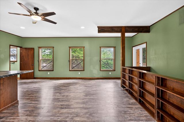 751 S Farm Road 197, Springfield, MO 65809